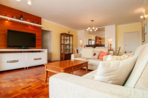 1 quadra da Praia, 3 quadras da Av Nações JZ5206